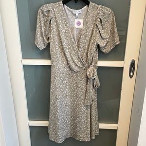 Gilli floral dress, size small, new with tags
